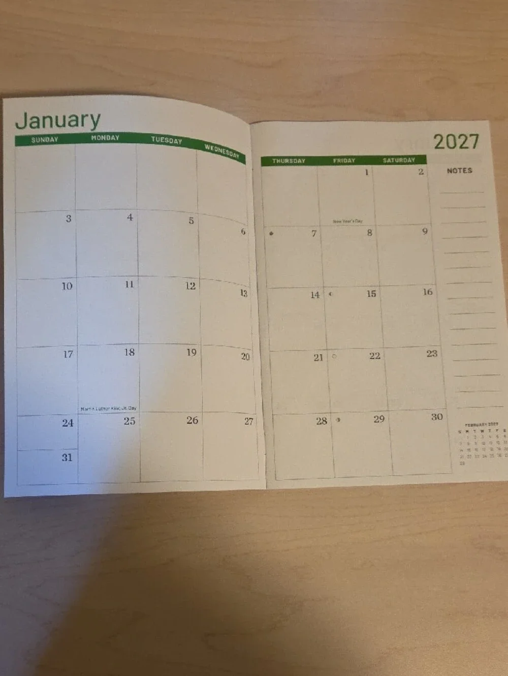 2027 Monthly Planner featuring Giraffes